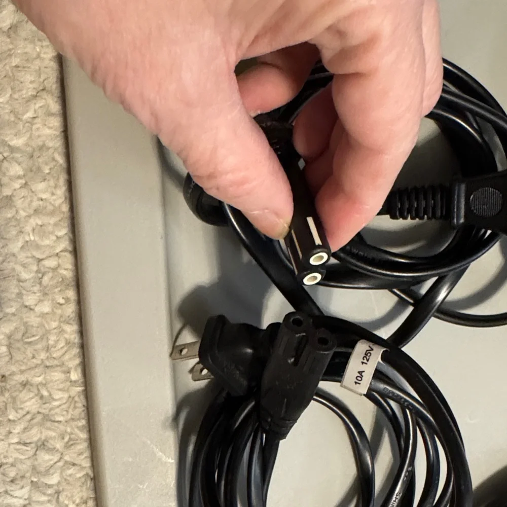 Source Unknown Black Cables Set